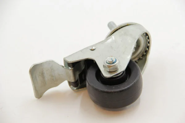 Hjul 60 mm med bremse, monteret med stift, gyldig indtil 02/2026, set forfra