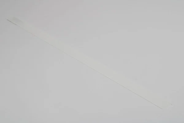 Højdeforhøjer til hylde, plexiglas 1250, set forfra